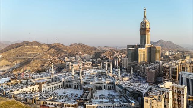 Umrah Untuk Kali Pertama: Panduan Lengkap Dari Persediaan Hingga Pelaksanaan